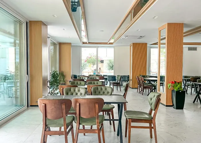 Fafa Aqua Blue Hotel