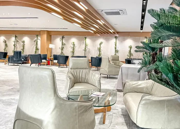 Fafa Aqua Blue Hotel